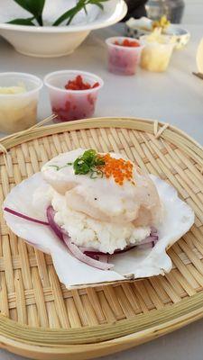 Scallop and mashed potatoes. Inventive and delicious