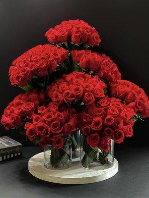 Luxury flowers display with 200 red roses