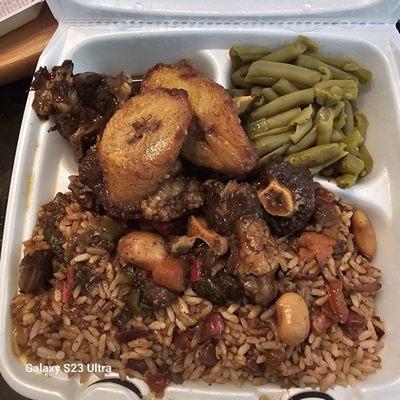 Oxtails rice and peas, string bean and plantains