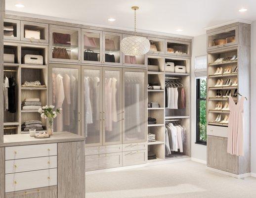 California Closets come in a variety of finishes to suit the needs and design style of every individual.