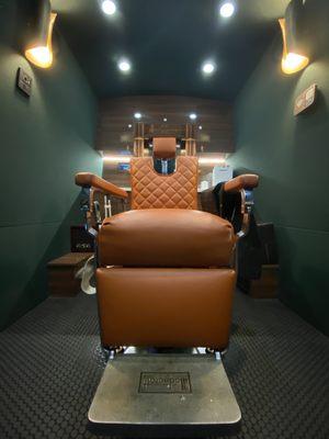 Be the center of attention in this one-of-a-kind custom barber chair from 1940.