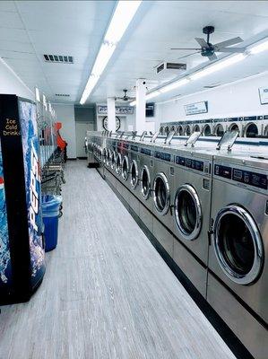 Bubbles & Bleach Laundromat and Wash & Fold Service