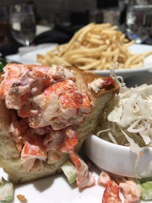 Lobster roll is pretty legit