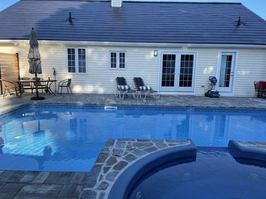 Hunter's pool & overflow tub.