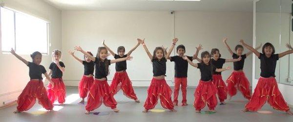 Palo Alto Kids Class - Kala Chashma - Spring 2017 performance in-studio