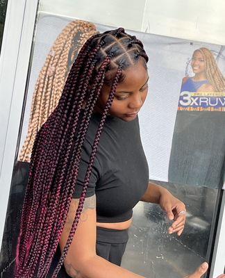 Medium Knotless braids