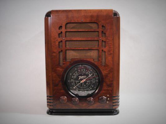 1937 Zenith model 5-S-127 AM/Shortwave radio