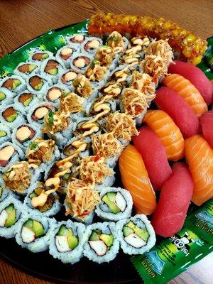 Medium sushi platter