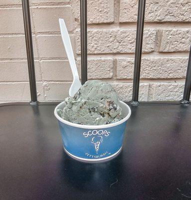 Mint chocolate chip moose tracks