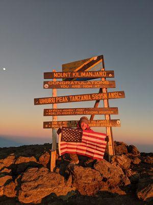 Client summits Kilimanjaro - Aug 2021