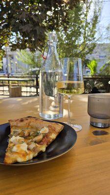 Potato & Garlic Pizza, White Wine