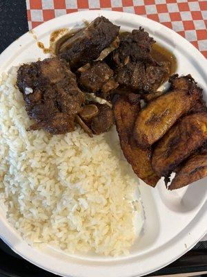 Braised Oxtail, White Rice, and Plantains