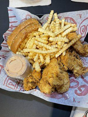 The Caniac Combo - 6 Chicken Fingers (replaced coleslaw with extra bread )