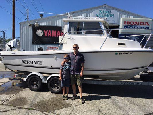 I bought this 2009 Defiance Admiral 220ex from Jay at King Salmon Marine. It was a great experience.