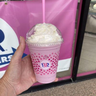 Small blackberry hibiscus milkshake $5.49 (8/11/21)