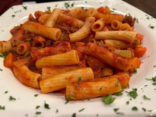 Bolognese rigatoni