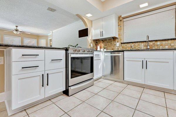 Kitchen after cabinet painting