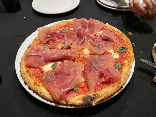 Margherita pizza with prosciutto