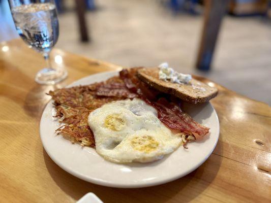 Beach retreat breakfast