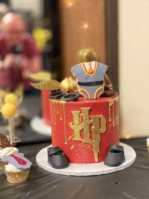 Harry Potter 6" Cake (serves 10-15ppl)