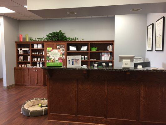 The front desk of Imperial Family Chiropractic- where you will be welcomed warmly upon your arrival.