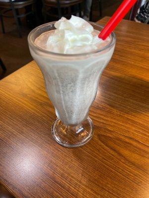 Time to cool down after all my shopping. Oreo cookies milkshake