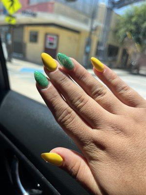 Love how my gel full set for my graduation party