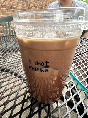 Iced mocha (16 oz)