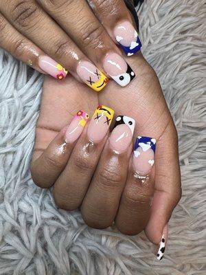 Abstract nails designs