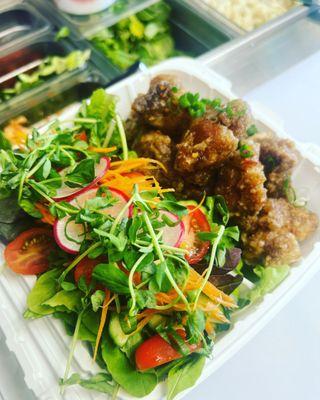 Local Salad greens & Crispy Garlic chicken