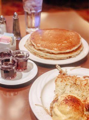 Pan cake and eggs Benny