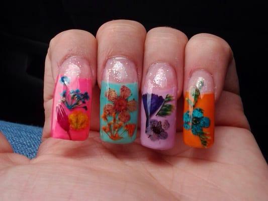 My absolute favorite set that T did for me!!! Real dried flowers and pre-colored tips. She took her time and it shows!