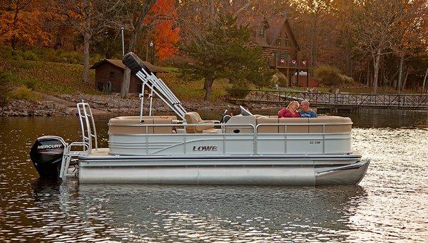 New Pontoon 5, seats 10, 115HP! Has tow bar ready for fun!