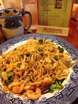 Shrimp yakisoba! Sour and spicy! Yummy!