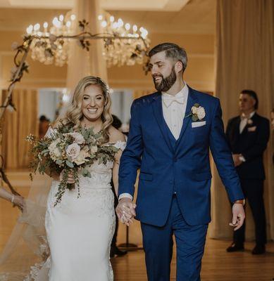 Happy Bride and Groom, Blush roses, organic bouquet