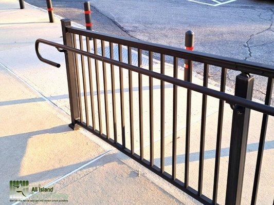 Aluminum railing