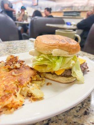 Cheeseburger with fried egg