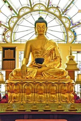 Blissful 8' Buddha statue