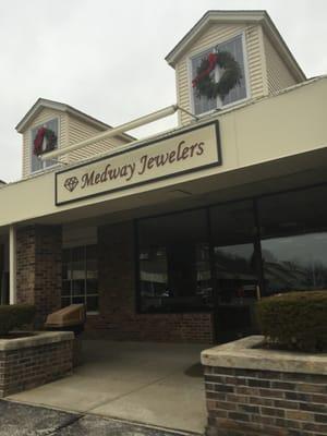 Medway Jewelers -- 74 Main Street / Route 109, Medway               Storefront