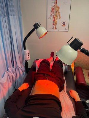 Comfy space. Infrared light keep my body and feet warm. Super relax