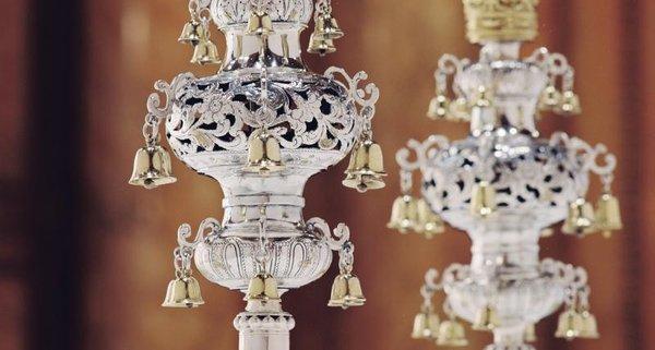 These bells adorned a Torah scroll at the consecration ceremony of the Synagogue, held on Passover in 1730.