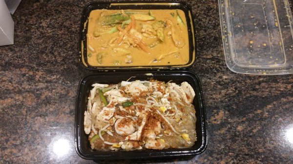 Curry and regular pad thai