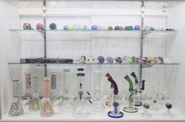 Smoke shop, glass pieces, bowls