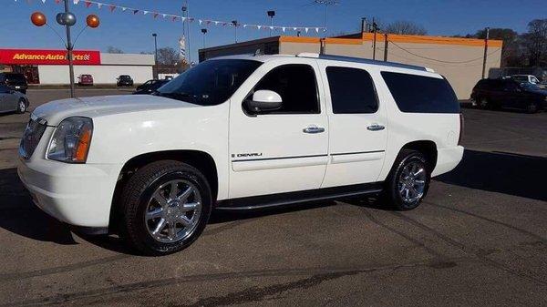 Nice clean Denali...