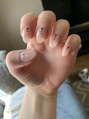 Dip nails with dot design