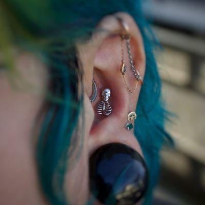 Double Conch pierced with 14k White Gold