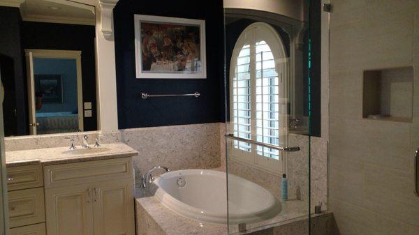 Let us help design and create your vision for a perfect bathroom.