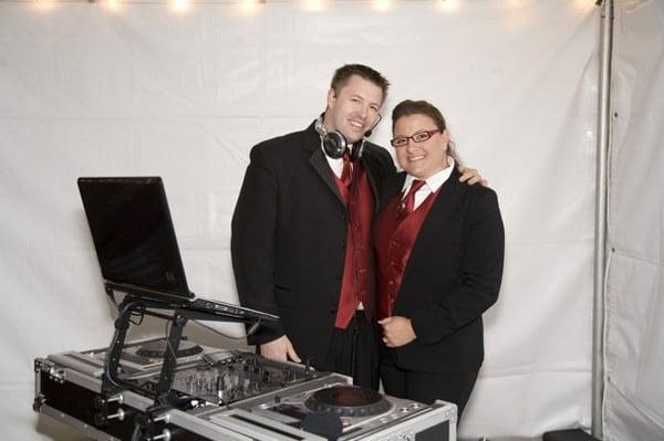 DJ Ryan & Brooke Berrett working a wedding!