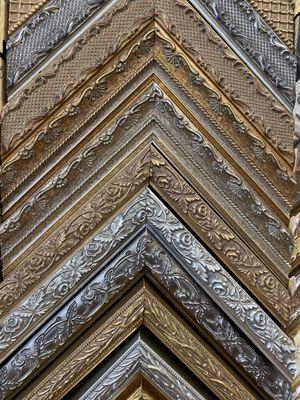 We carry a large selection of timeless silver and gold frame profiles