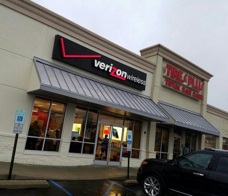 Corporate Verizon store in Williamstown, NJ